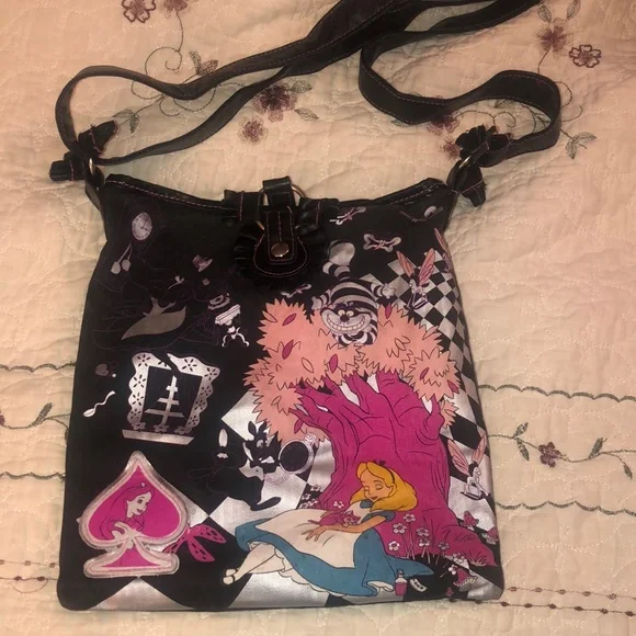 Disney Couture by Loop Alice Wonderland